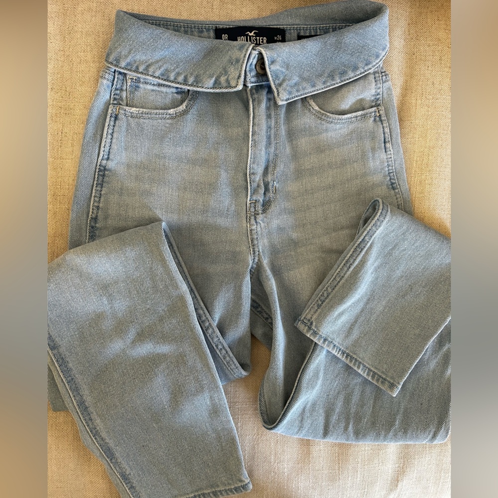 Hollister ultra high rise mom jean
